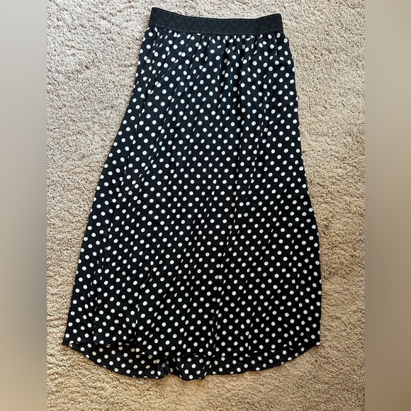 LuLaRoe Lucy Black and White Polka Dot A-Line Skirt NWT medium - Picture 1 of 3